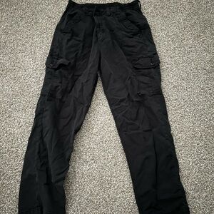 Black American Eagle Cargo Pants